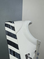 Off-Whit! c/o Virgil Abloh "White Black"