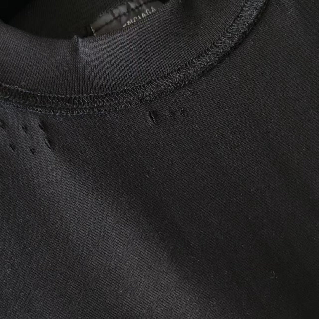 Chemise à manches courtes Balenciaga ! générée par l'IA