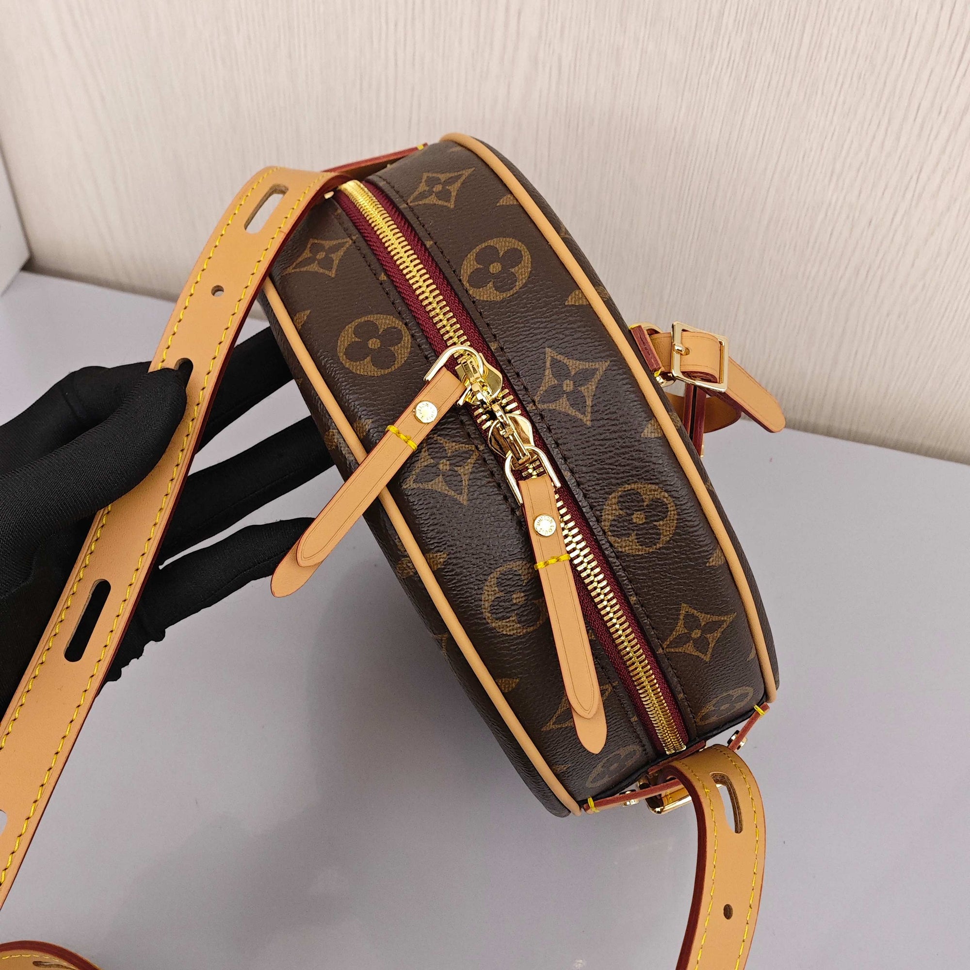 LV Boite Chapeau Souple