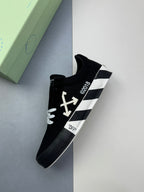 Off-Whit! c/o Virgil Abloh « White Black »