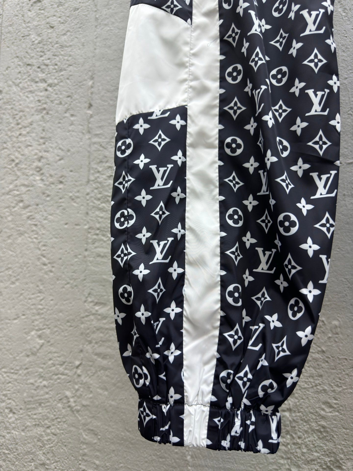 بنطال رياضي كاجوال من LV