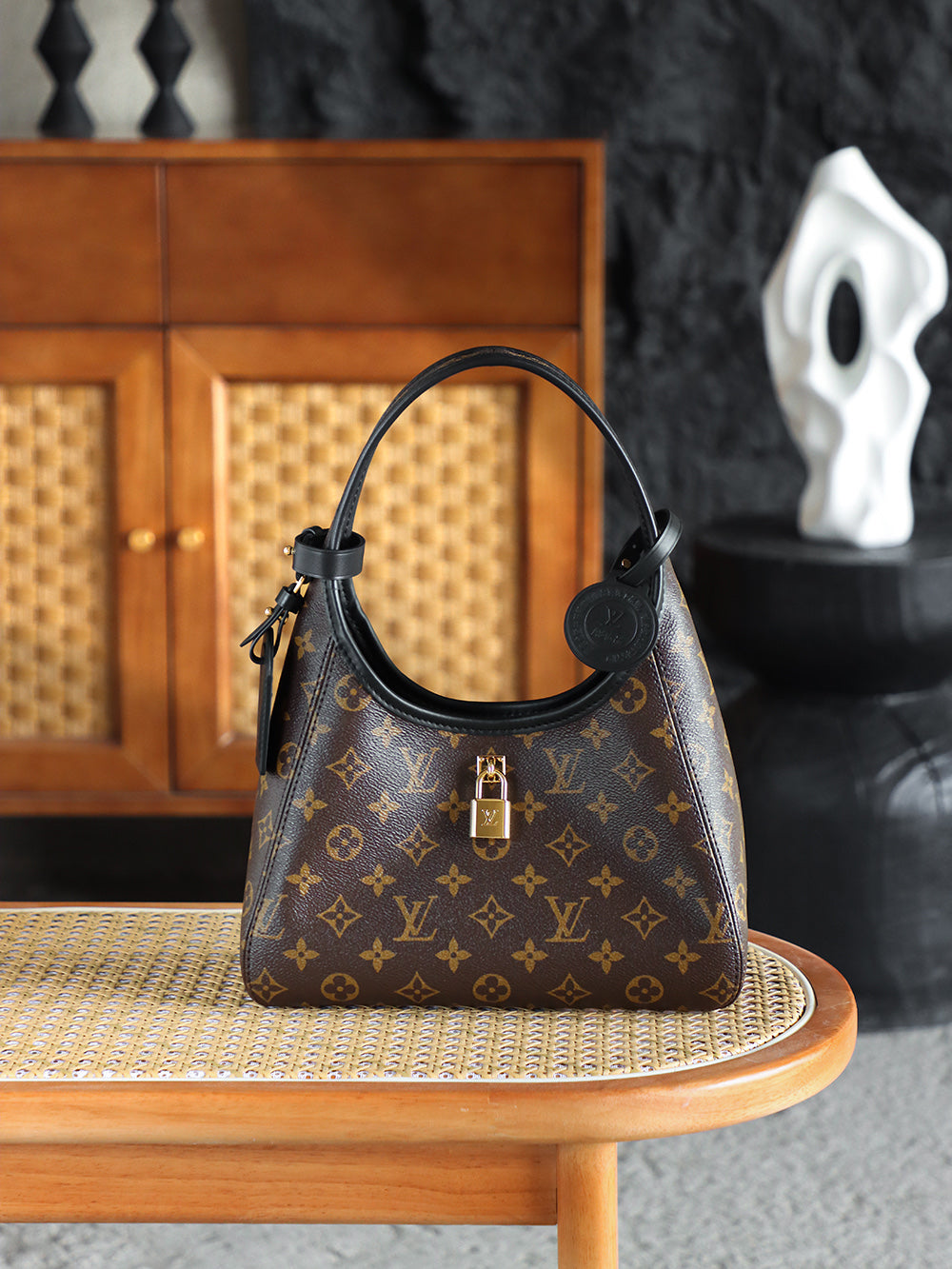 Sac à main LV The Drop PM Monogram