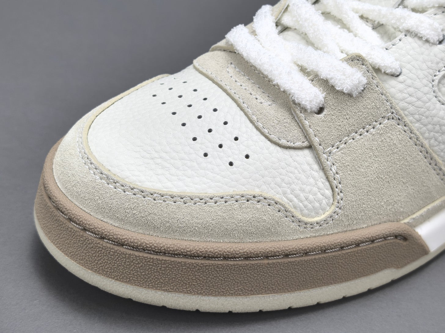 Fend! Match Sneakers White Suede Low Tops