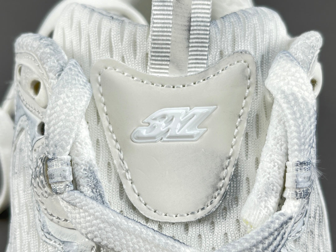 Balenciag! 3xl Mesh Lace-Up Distressed Sneaker in White