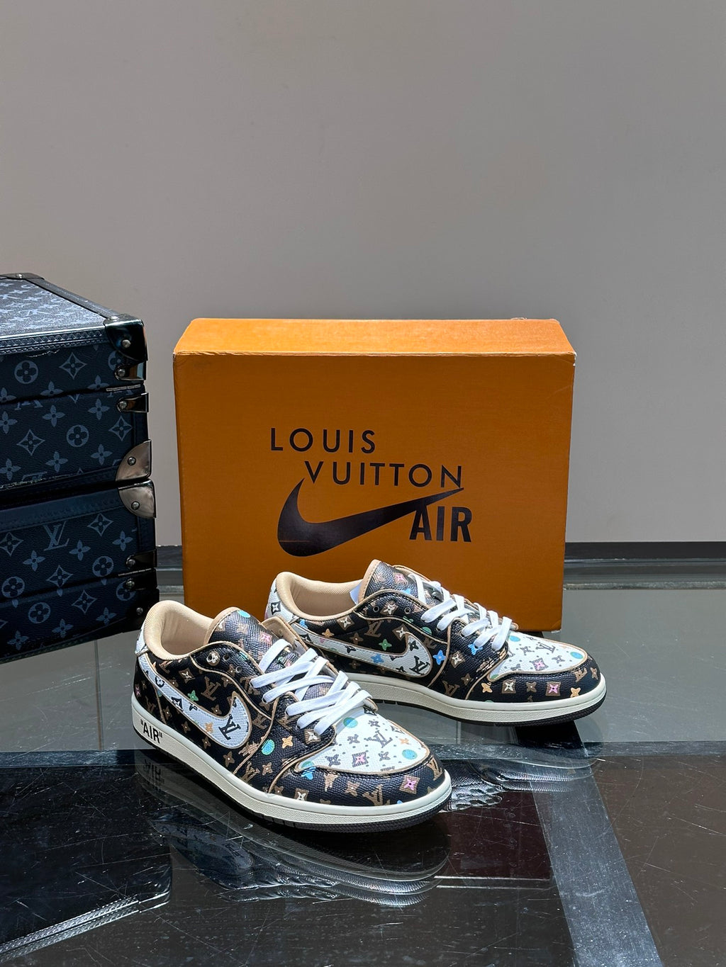 حذاء رياضي LV x Nike Dunk Low