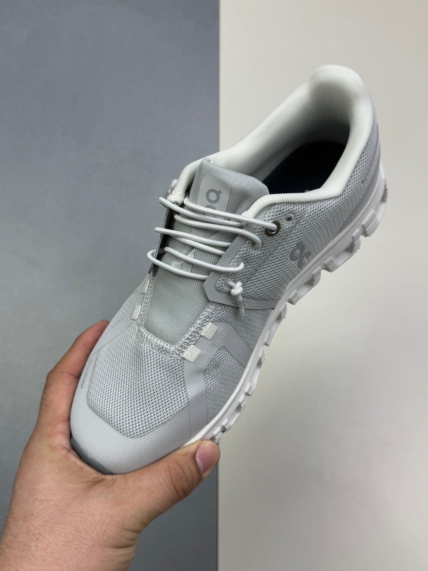 On Clou! 6 Push Sneaker