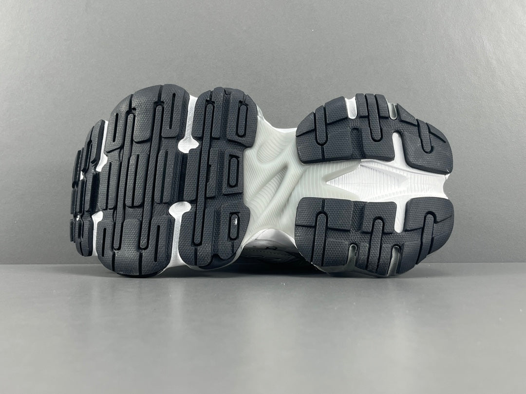 Balenciag! Cargo Round Toe Lace-Up Sneakers in White & gray