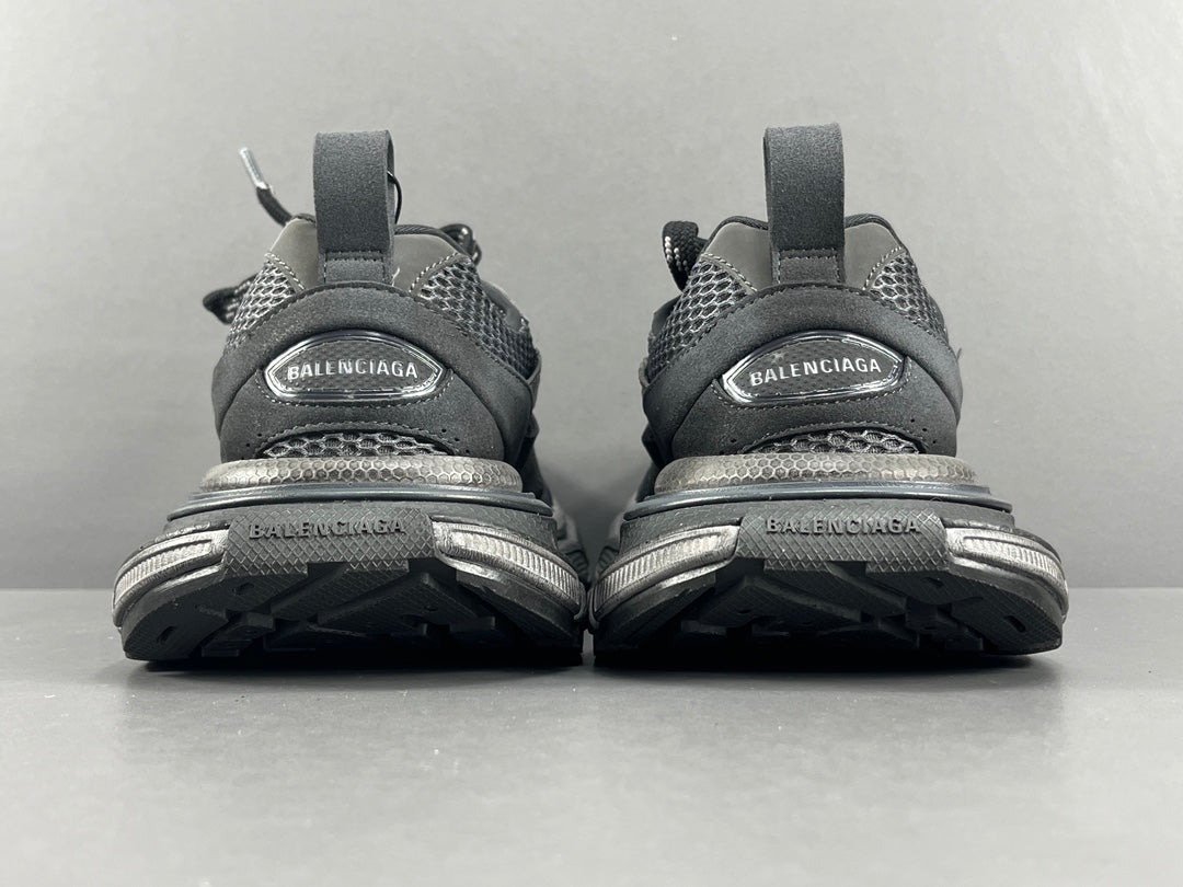 Balenciag! 10.5th generation 3XL Mesh Round Lace-Up Distressed Sole Low-Top Sneakers in Black & gray