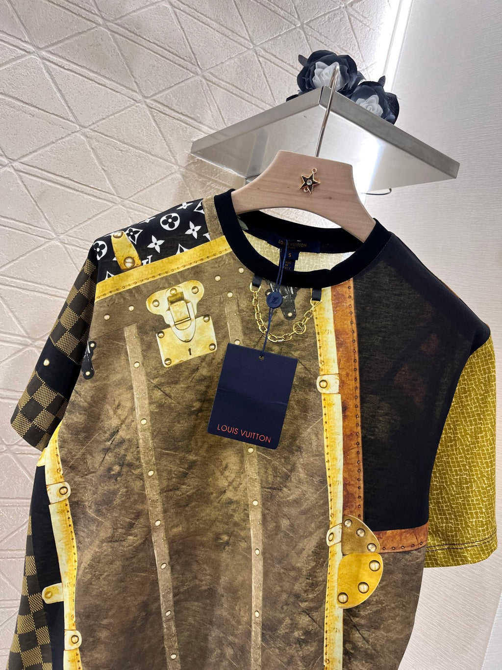 LV Logo short-sleeved crew-neck T-shirt