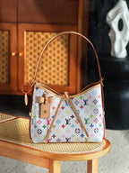 حقيبة يد مونوغرام من LV x TM CarryAll PM