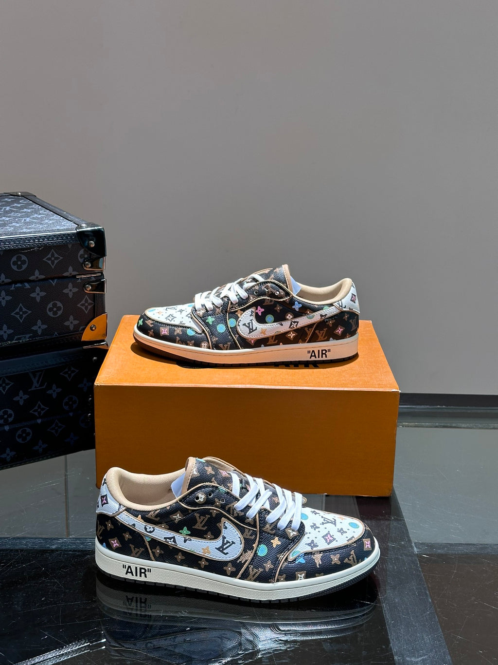 حذاء رياضي LV x Nike Dunk Low