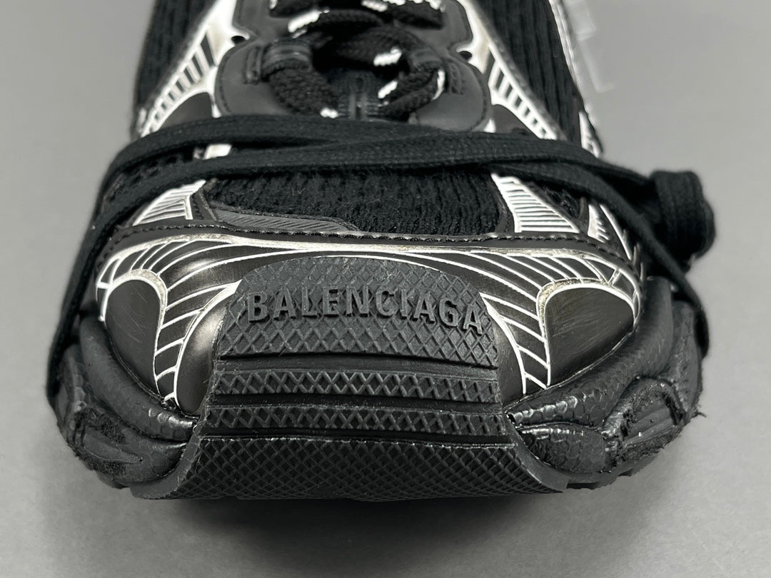 Balenciag! 3XL Mesh Lace-Up Distressed Low-Top Sneakers in Black & Silver