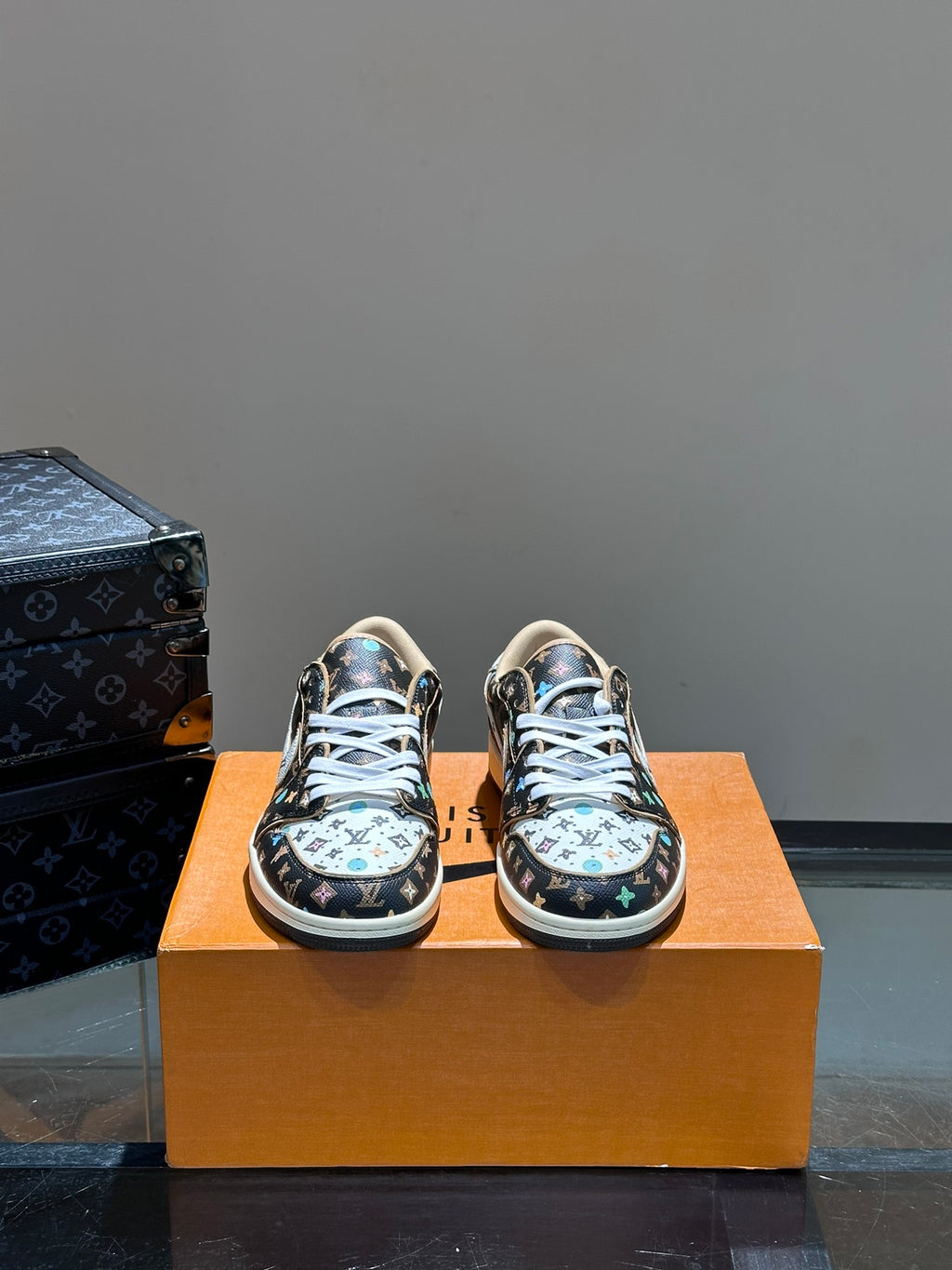حذاء رياضي LV x Nike Dunk Low