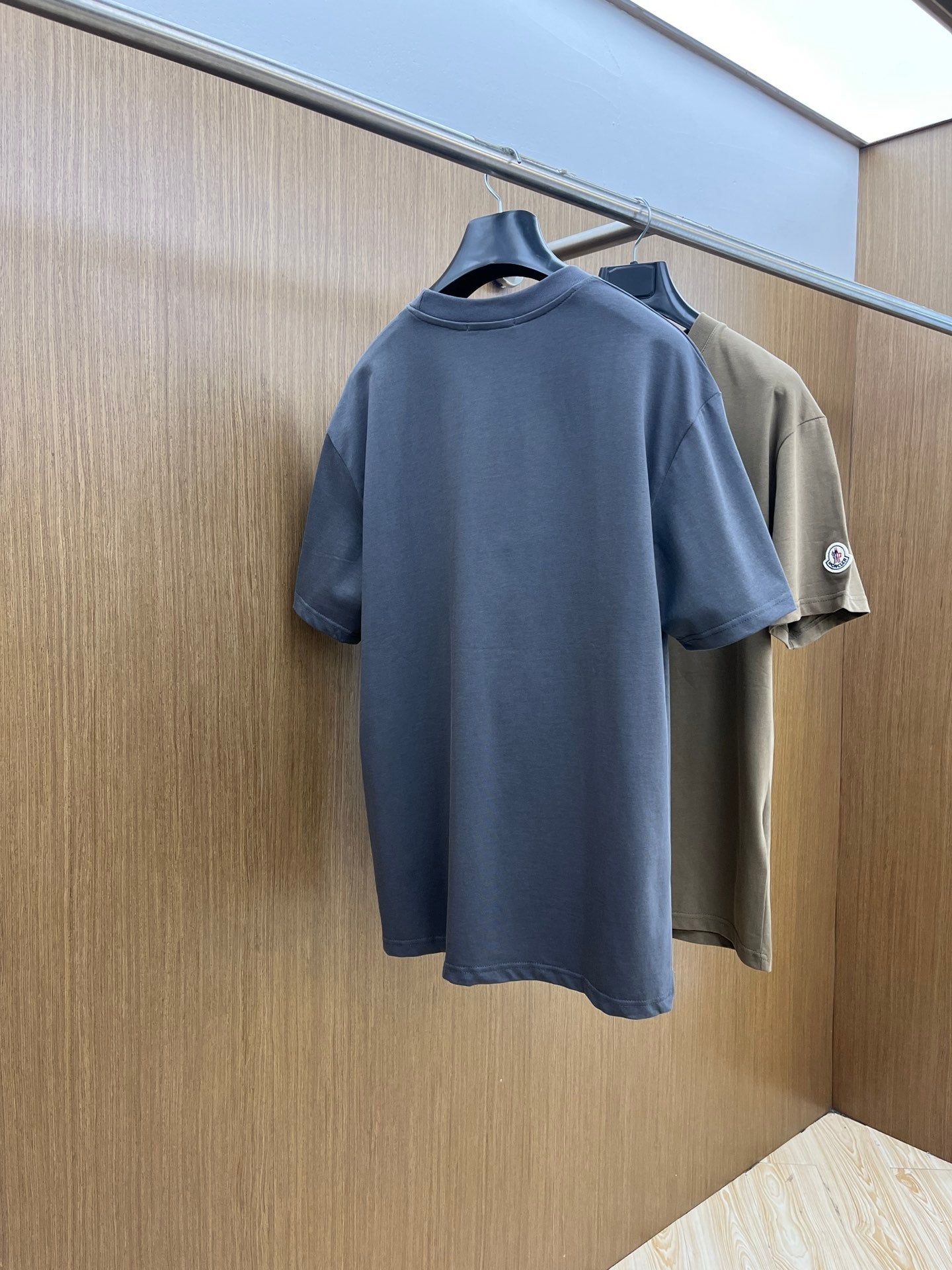 Moncle! short-sleeved crew-neck T-shirt