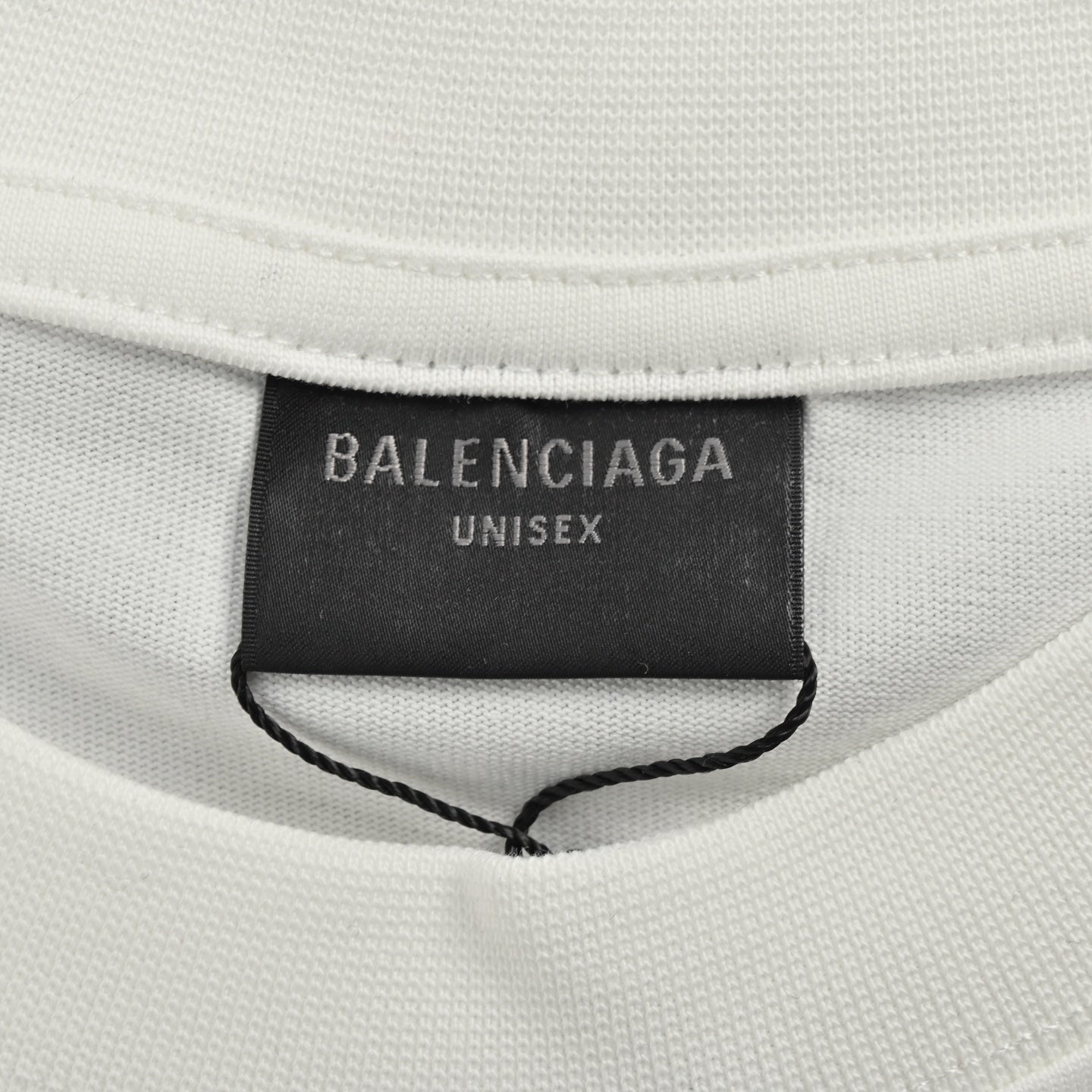 T-shirt de basket-ball à manches courtes Balenciaga !