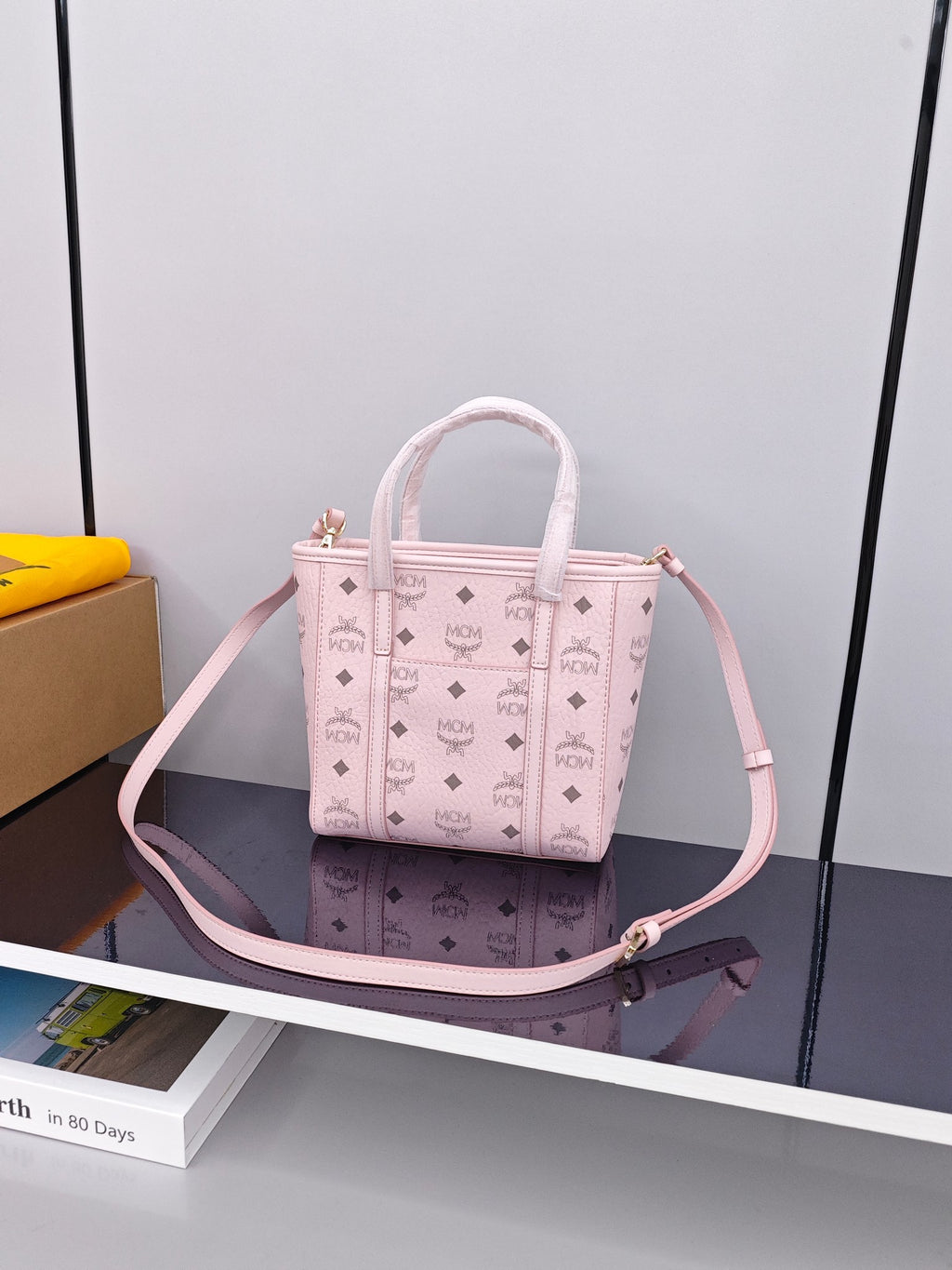 حقيبة تسوق صغيرة من MCM Toni Shopper